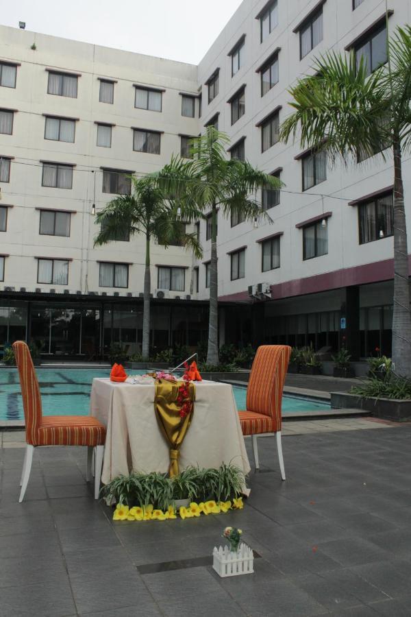 Asialink Premier Karawang Exterior photo