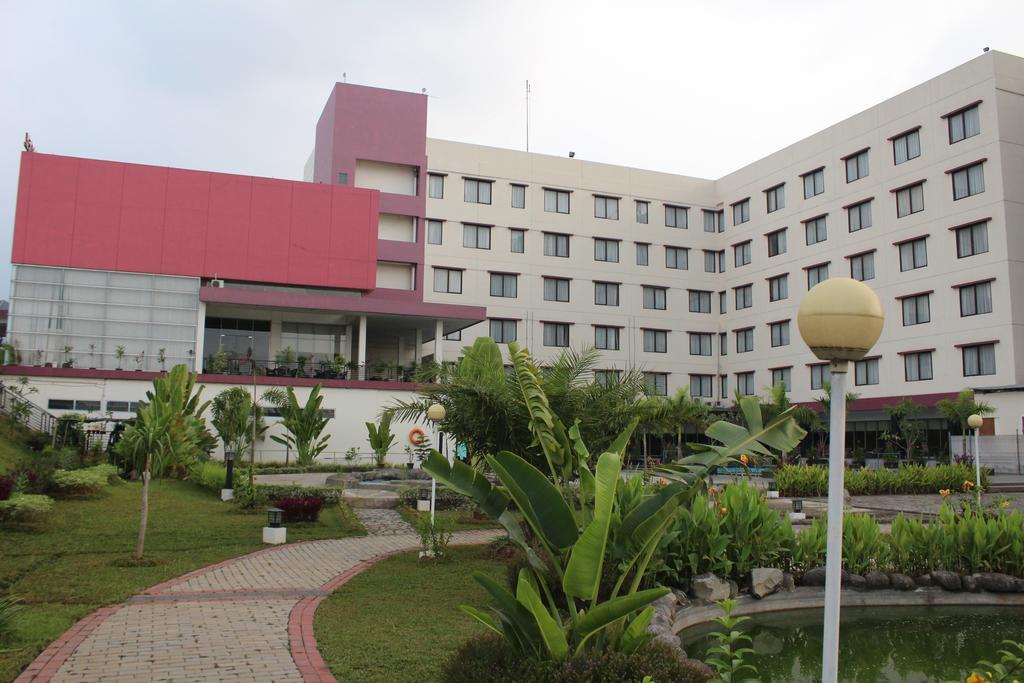 Asialink Premier Karawang Exterior photo