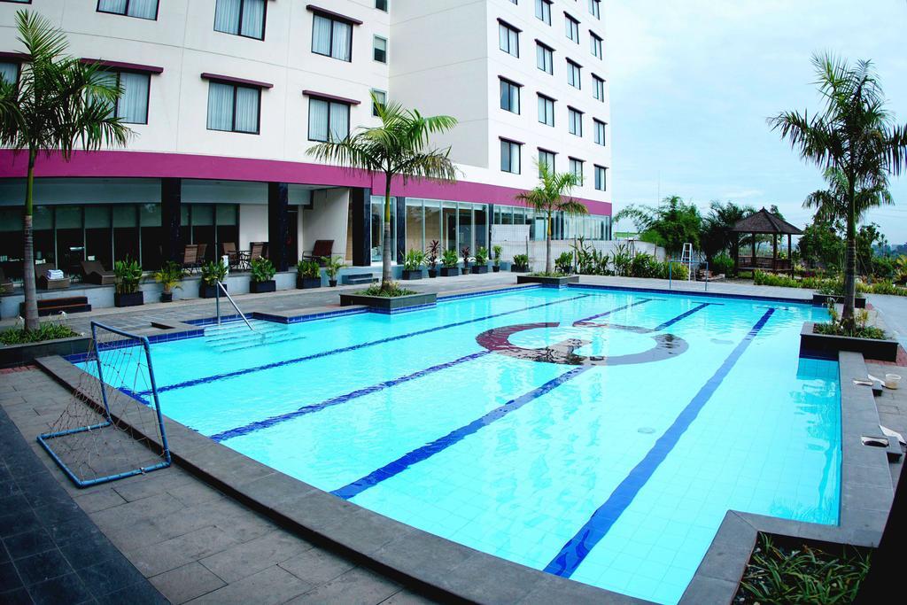 Asialink Premier Karawang Exterior photo